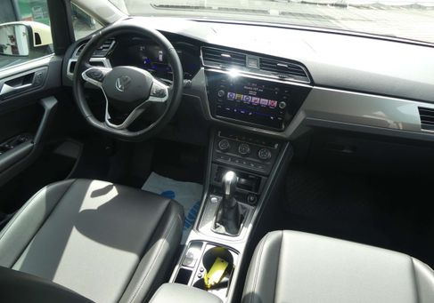 Volkswagen Touran, 2025 3