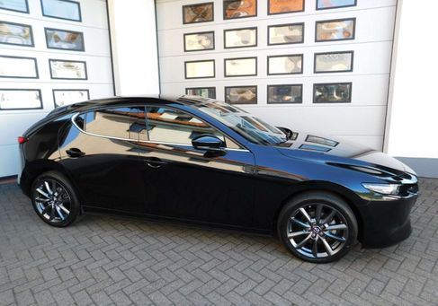 Mazda 3, 2025