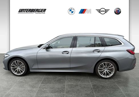 BMW 330, 2022