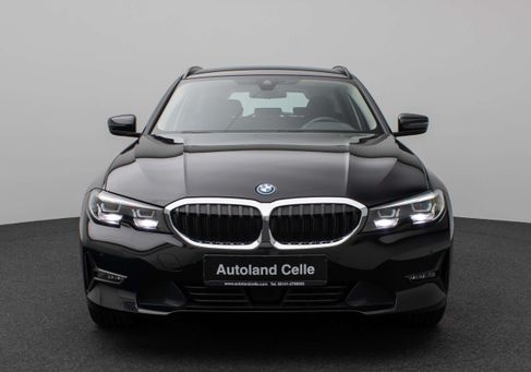 BMW 330, 2021