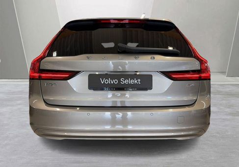 Volvo V90, 2021