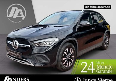Mercedes-Benz GLA 200, 2022