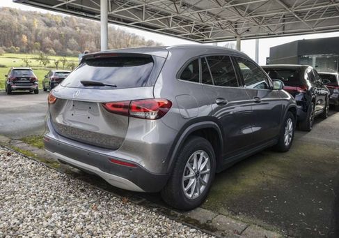 Mercedes-Benz GLA 250, 2021