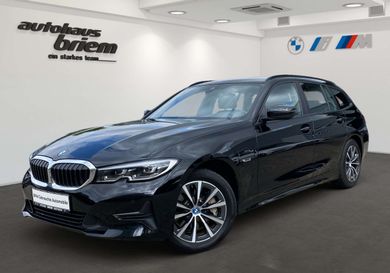 BMW 330, 2022