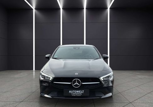 Mercedes-Benz CLA 180, 2022