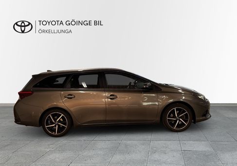 Toyota Auris Touring Sports, 2016