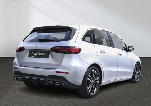 Mercedes-Benz B 180, 2025 3