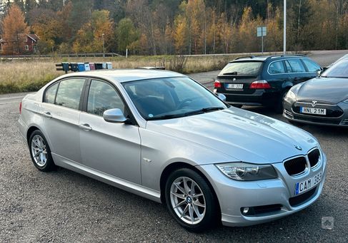 BMW 318, 2010