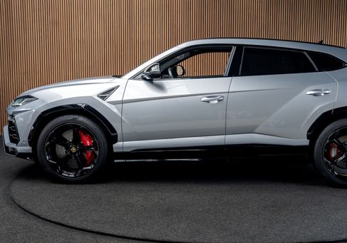 Lamborghini Urus, 2022 2