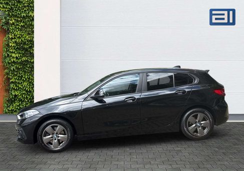 BMW 118, 2023
