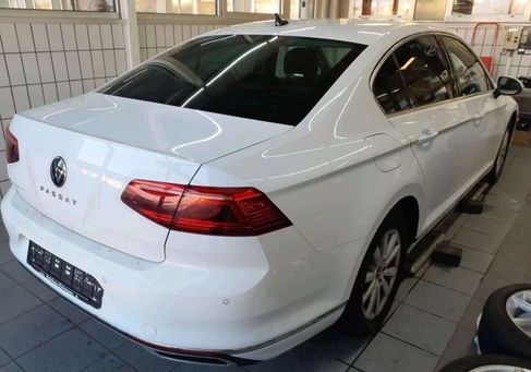 Volkswagen Passat, 2021