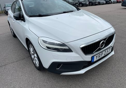 Volvo V40 Cross Country, 2018