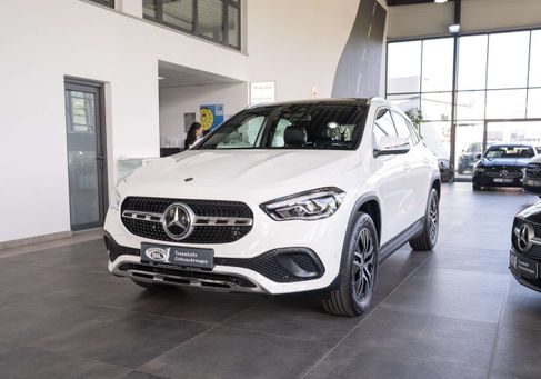 Mercedes-Benz GLA 200, 2020 3