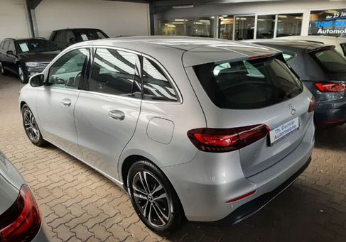 Mercedes-Benz B 200, 2023