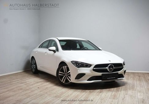 Mercedes-Benz CLA 200, 2022