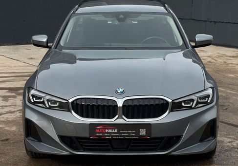 BMW 330, 2022