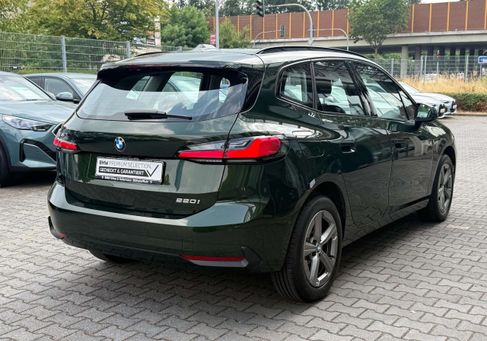BMW 220, 2025 2