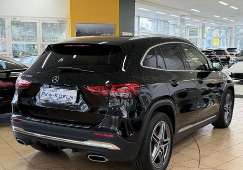 Mercedes-Benz GLA 200, 2021 3