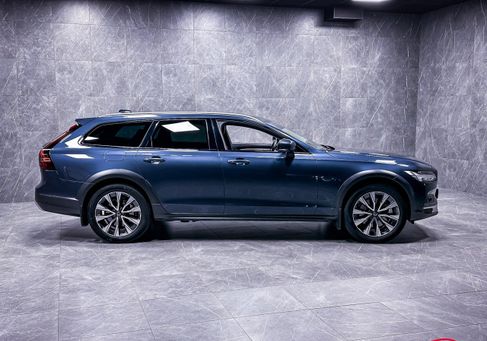 Volvo V90 Cross Country, 2022
