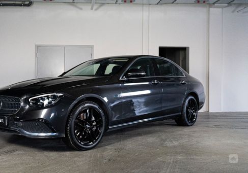 Mercedes-Benz E 300, 2021