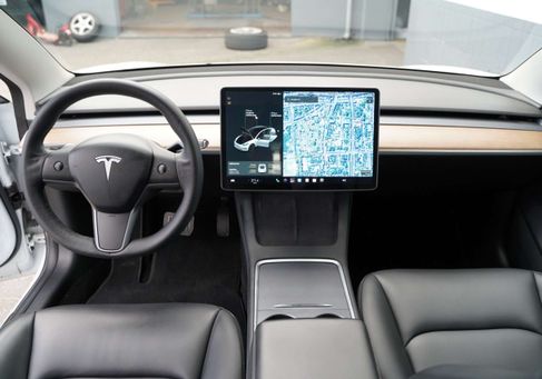 Tesla Model 3, 2021 2