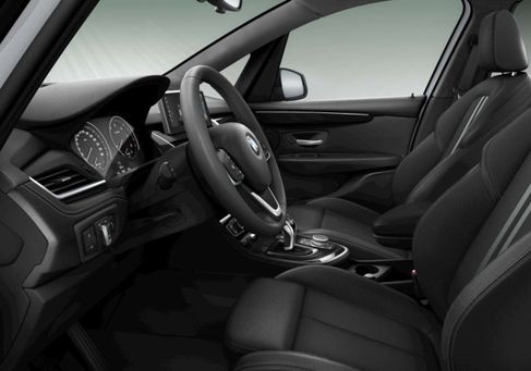 BMW 218, 2020