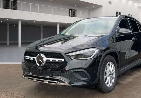 Mercedes-Benz GLA 250, 2021
