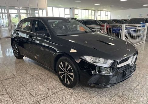 Mercedes-Benz A 180, 2022 3