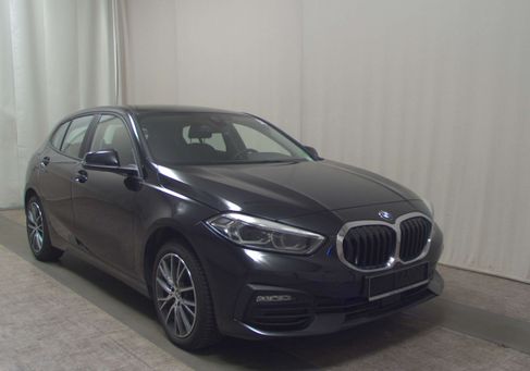 BMW 120, 2022 3