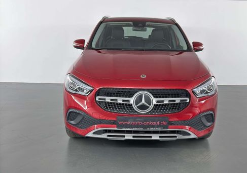 Mercedes-Benz GLA 200, 2021