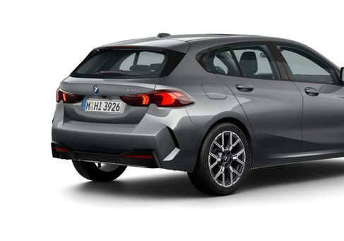 BMW 120, 2025 2