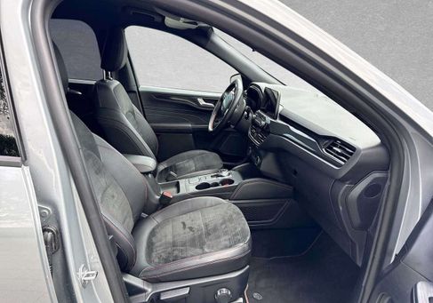 Ford Kuga, 2022