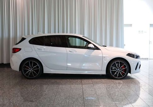 BMW 120, 2023 2