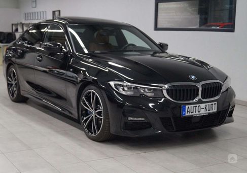 BMW 330, 2021