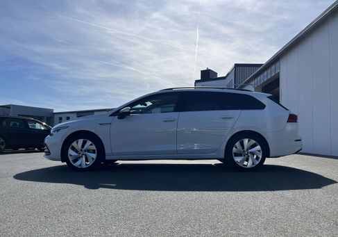 Volkswagen Golf, 2024