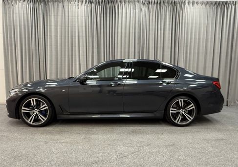 BMW 740, 2018