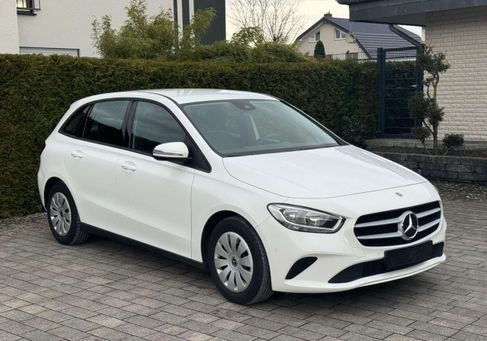 Mercedes-Benz B 180, 2020