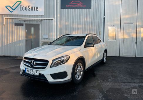 Mercedes-Benz GLA 200, 2015