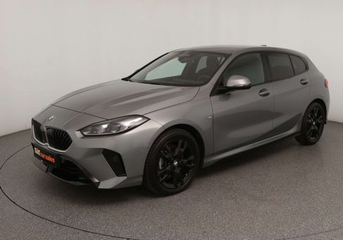 BMW 118, 2025 3