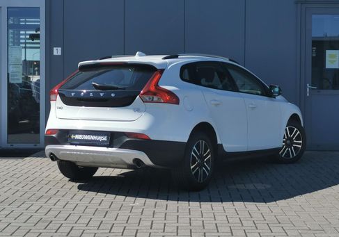 Volvo V40 Cross Country, 2016