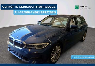BMW 330, 2022