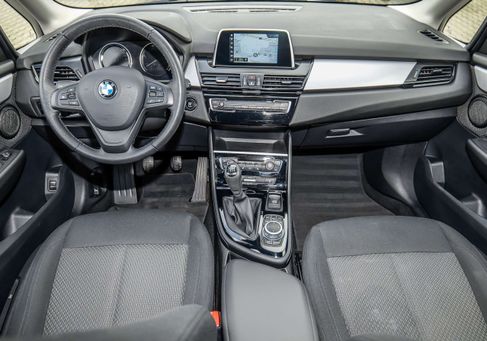 BMW 216, 2021