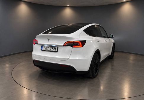 Tesla Model Y, 2024 3