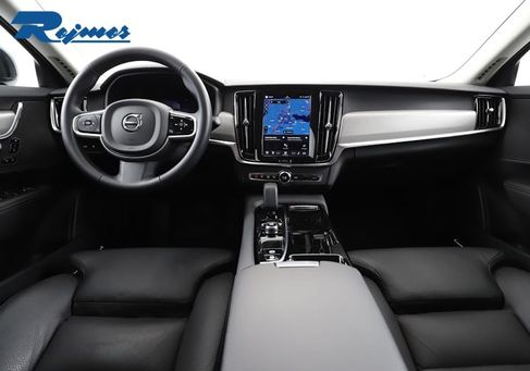 Volvo V90, 2025 2