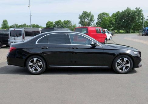 Mercedes-Benz E 220, 2018 3
