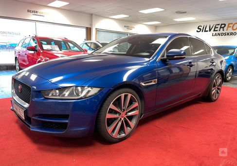 Jaguar XE, 2016