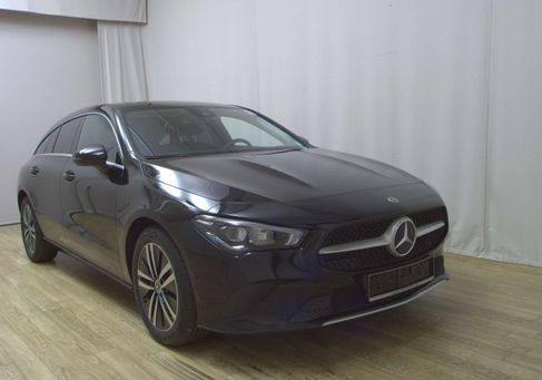 Mercedes-Benz CLA 200, 2022