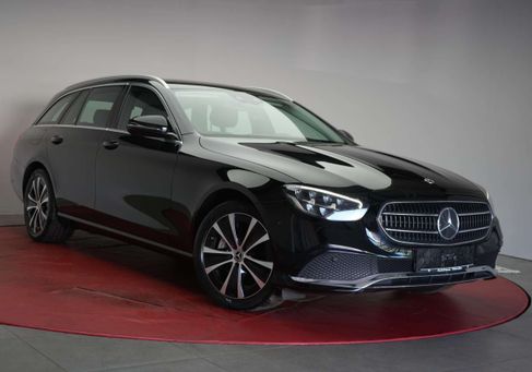 Mercedes-Benz E 300, 2022