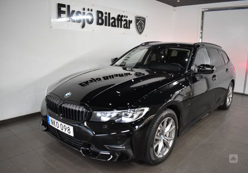 BMW 330, 2021