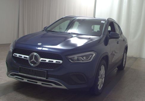 Mercedes-Benz GLA 180, 2022